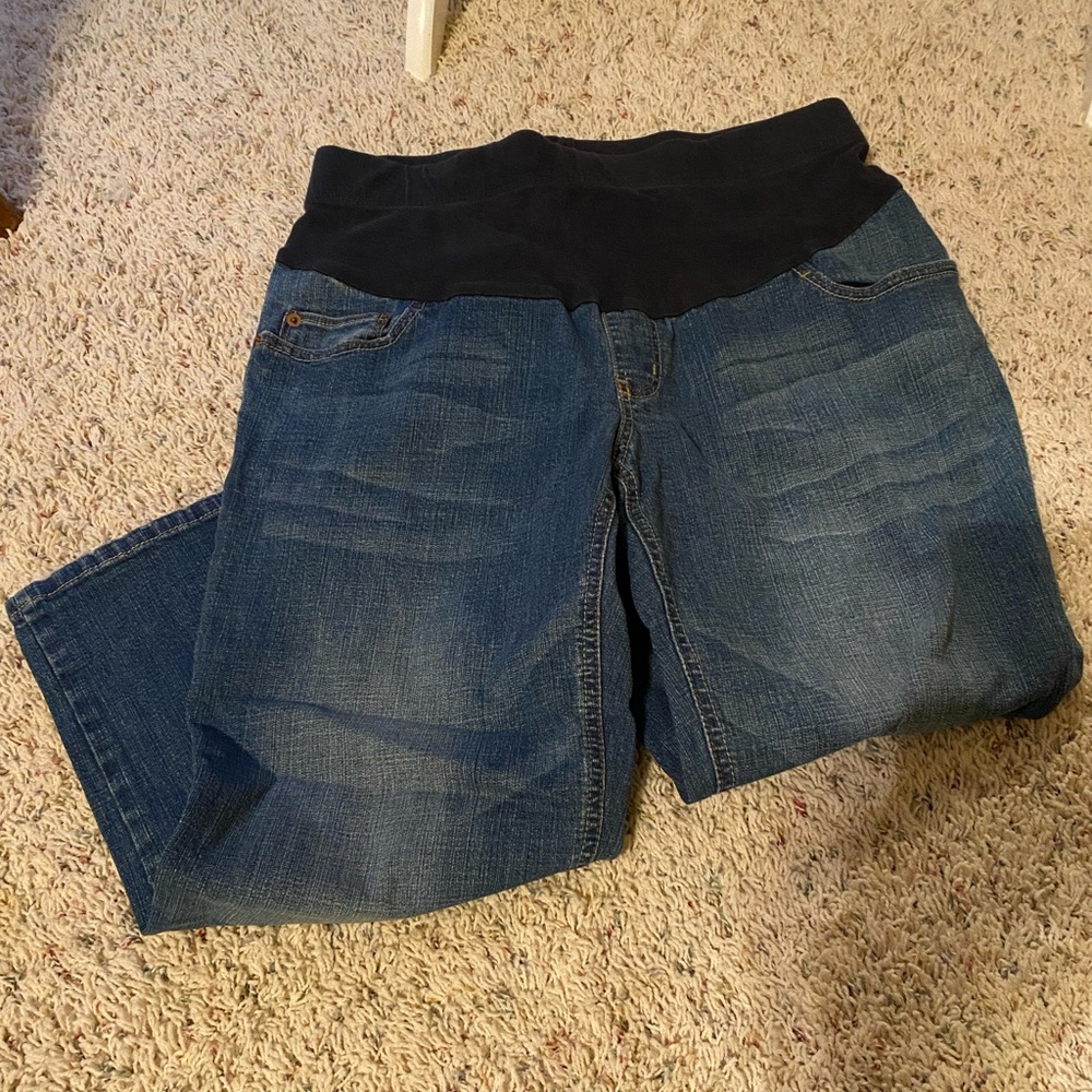 Oh baby by motherhood maternity jean capris.